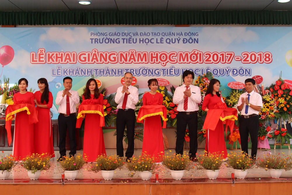 Lãnh đạo tập đoàn Nam Cường cắt băng khánh thành trường Tiểu học Lê Quý Đôn